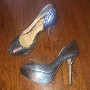 Gianni Bini silver peep toe heels